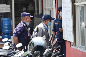 बयानका लागि खाँणलाई सरकारी वकिलकाे कार्यालय पुर्‍याइयाे